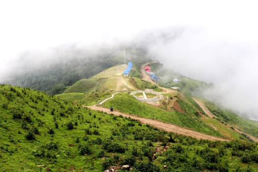 आन्तरिक पर्यटक तान्दै कपासे भञ्ज्याङ